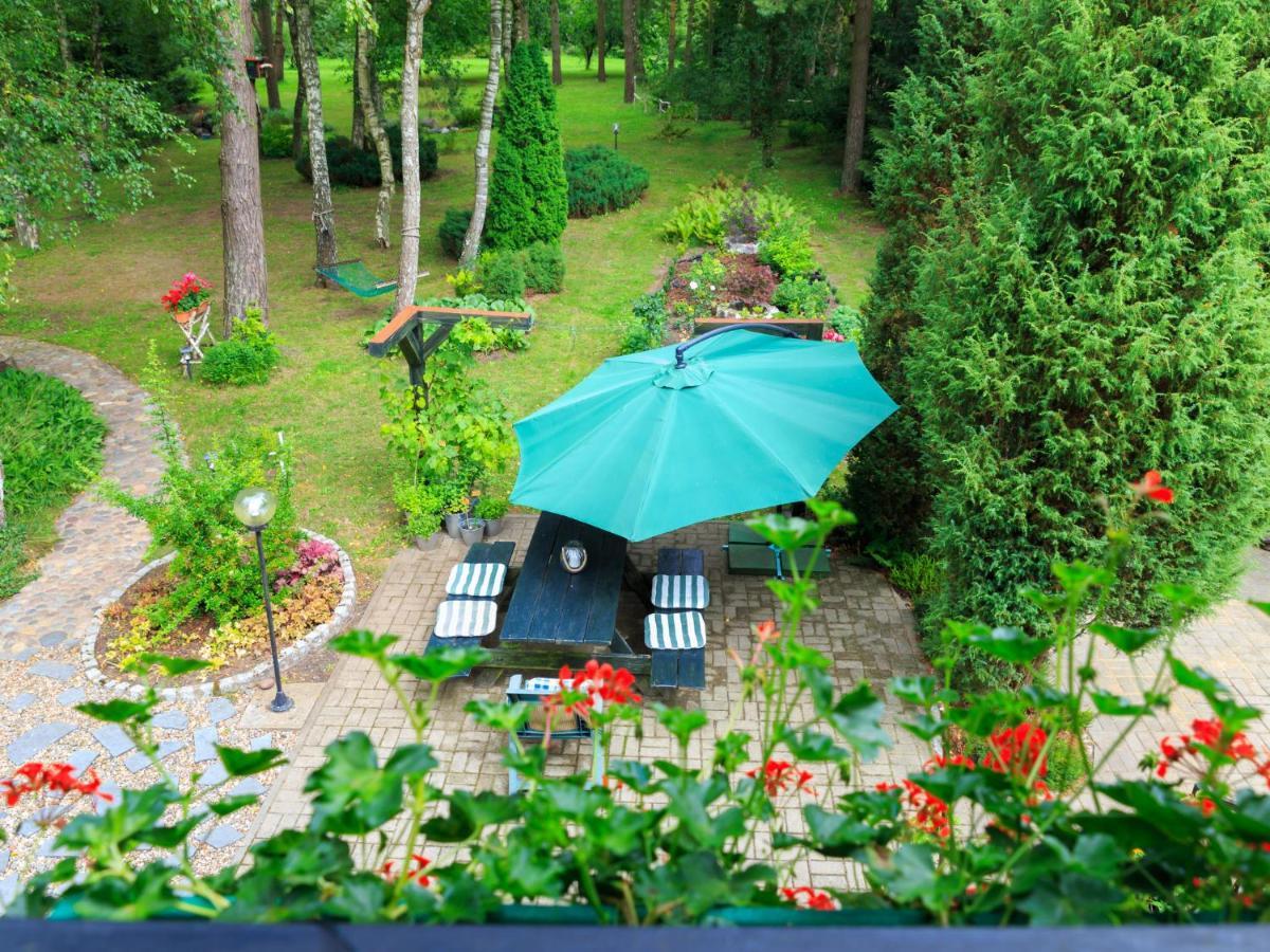 Lovely Apartment In Rusko With Pool Garden Darlowo Exterior photo